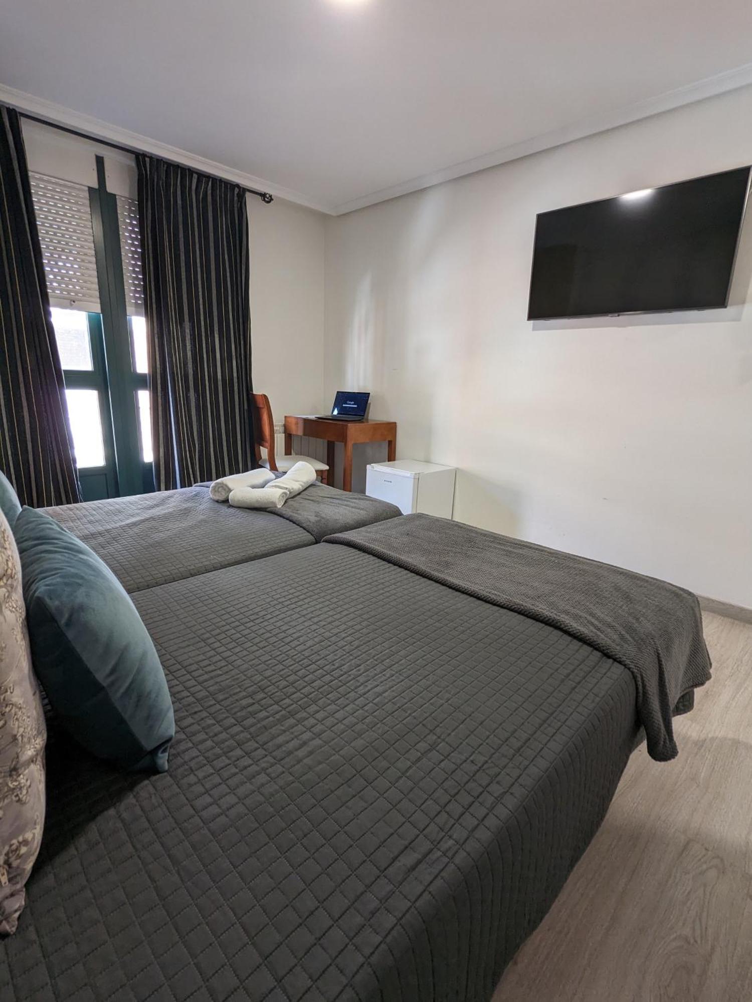 H. O Lar Hotell O Barco de Valdeorras Eksteriør bilde